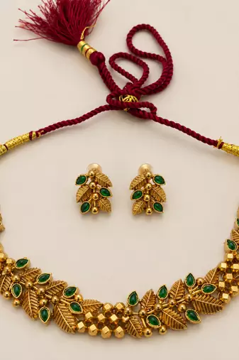 Green gold-plated traditional necklace set