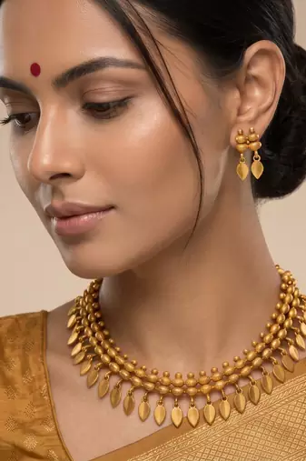 Classic gold-plated necklace set