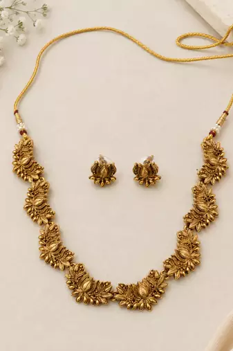 Elegant gold-plated festive lotus necklace set