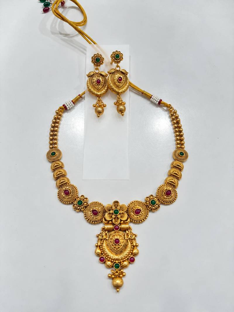 Multicolor gold-plated occasion necklace set