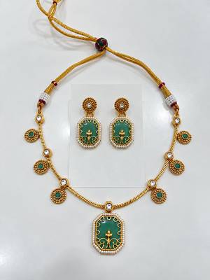 Emerald gold-plated necklace set 2