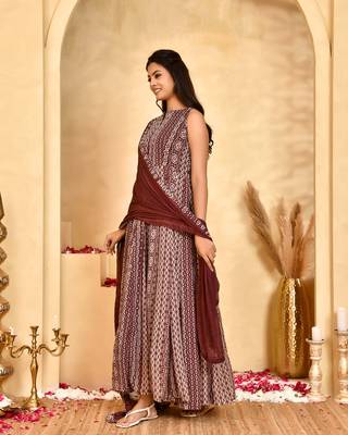 Meher georgette anarkali kurta with dupatta 3