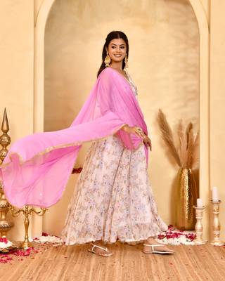 Gulabi gul floral anarkali kurta with dupatta 3