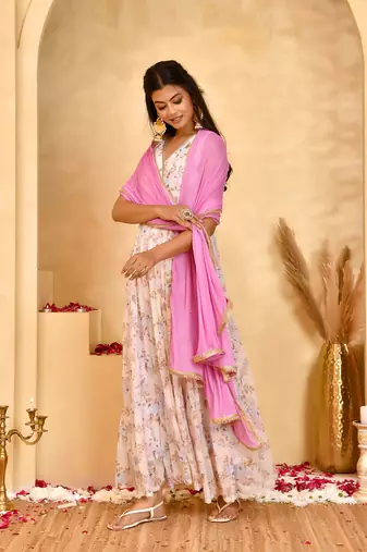 Gulabi gul floral anarkali kurta with dupatta