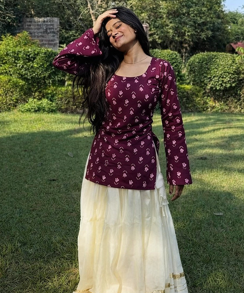 Women's rayon handprinted designer casual wear jaipuri ethnic Purple short kurti