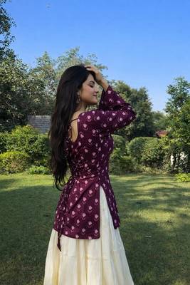 Women's rayon handprinted designer casual wear jaipuri ethnic Purple short kurti 5