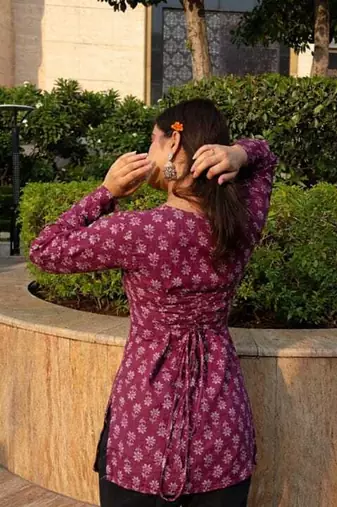 Women's Rayon Floral Handprinted Casual Wear Trending Purple Short Kurti