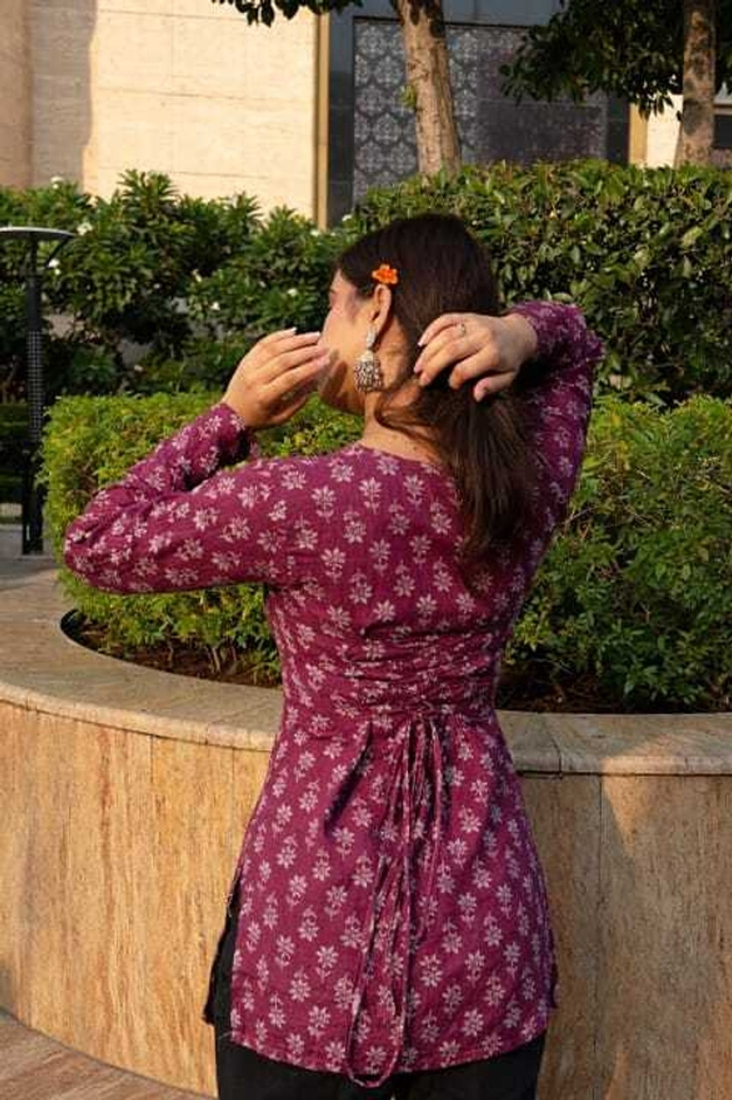 Women's Rayon Floral Handprinted Casual Wear Trending Purple Short Kurti