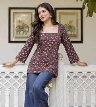 Women's rayon handprinted designer casual wear ethnic Floral Brown short kurti