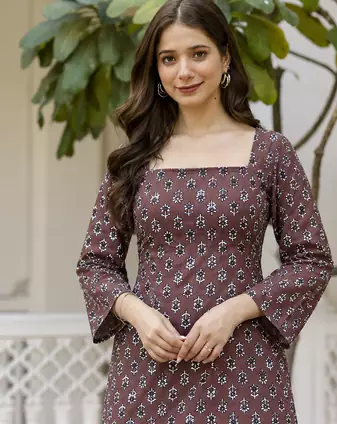 Women's rayon handprinted designer casual wear ethnic Floral Brown short kurti