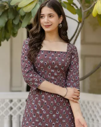 Women's rayon handprinted designer casual wear ethnic Floral Brown short kurti