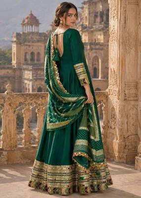Green silk blend embroidered flared gown set 3