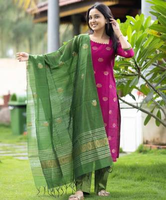 Pink cotton embroidered kurta set 2