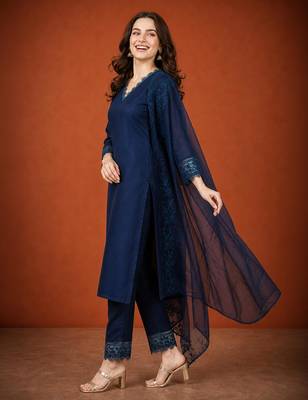Navy-blue silk blend embroidered kurta set 2