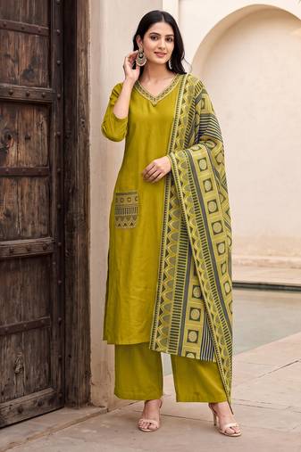 Green premium mal chanderi star cut embroidered kurta set with pant & cotton printed dupatta