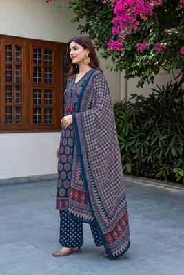 Blue cotton floral printed straight kurta set with dupatta for women 4