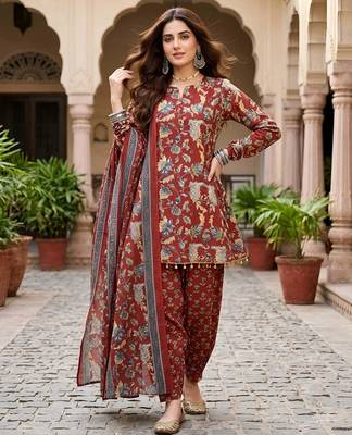 Maroon floral printed cotton kurta set 5