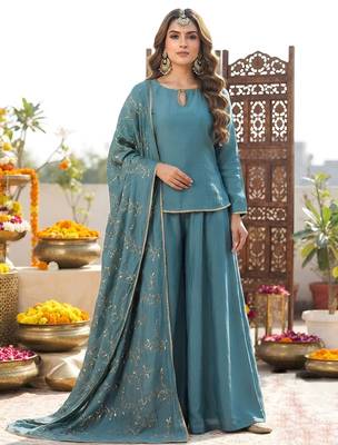 Blue hand embroidered silk blend kurta set 1