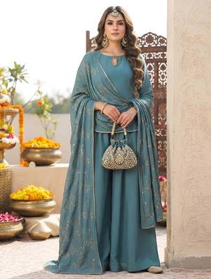 Blue hand embroidered silk blend kurta set 5