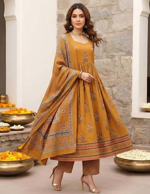 Mustard floral printed cotton kurta set 5
