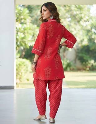 Red floral printed cotton kurta set 2