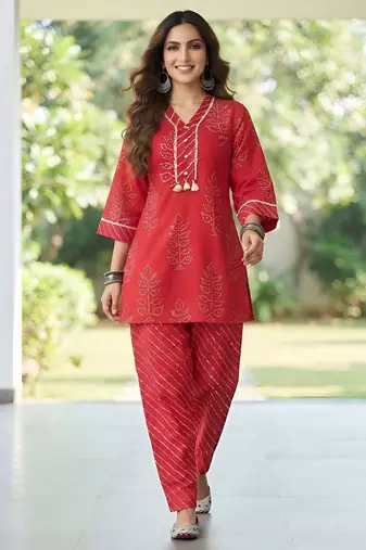 Red floral printed cotton kurta set