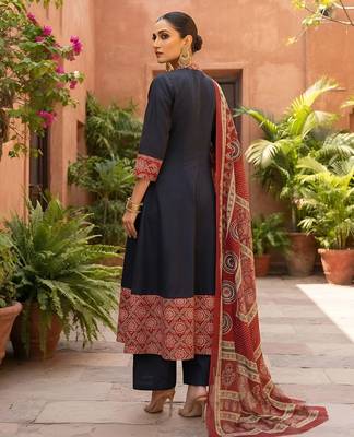 Black floral printed cotton kurta set 2