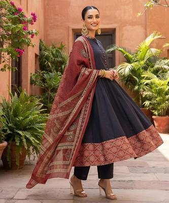 Black floral printed cotton kurta set 3