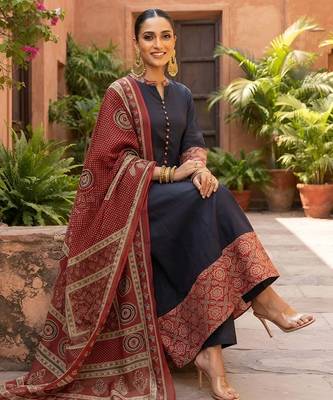 Black floral printed cotton kurta set 4