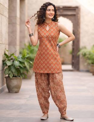 Rust floral printed cotton kurta set 3