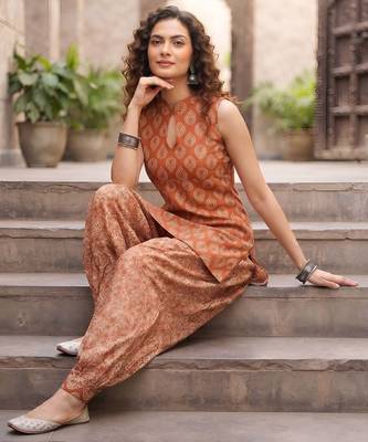 Rust floral printed cotton kurta set 5