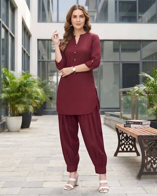 Maroon plain cotton kurta set 1