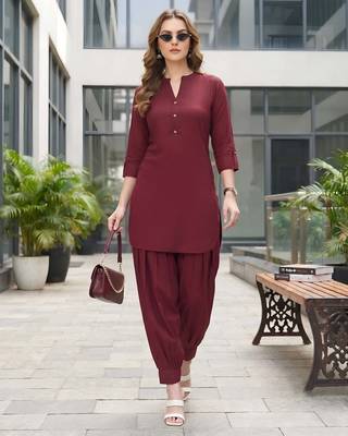 Maroon plain cotton kurta set 4