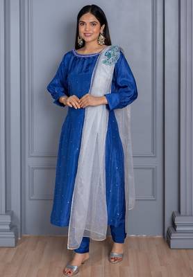Aarohi blue peacock broach 3 piece suit set 1