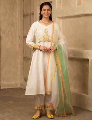 Ira ivory hand embroidered  a line suit 2