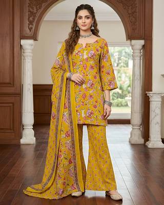 Yellow floral printed cotton kurta set 1
