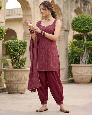 Burgundy floral printed cotton kurta set 5