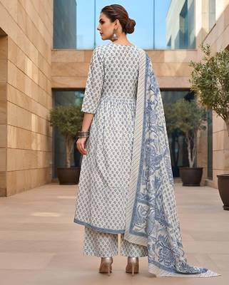 White floral printed cotton kurta set 2
