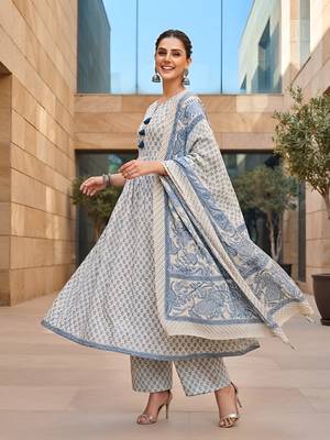 White floral printed cotton kurta set 3