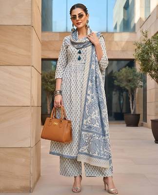 White floral printed cotton kurta set 4