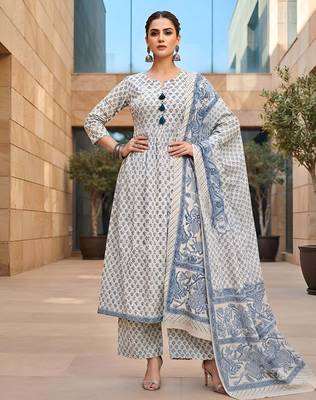 White floral printed cotton kurta set 5