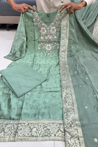 Green silk blend embroidered kurta set