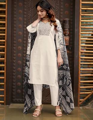 Off-white cotton poly embroidered kurta set 1