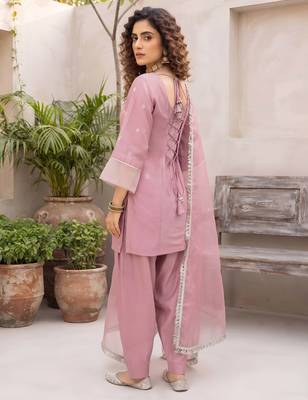 Pink hand embroidered silk blend kurta set 2