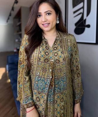 Olive crepe printed palazzo set 3