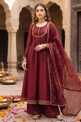 Maroon hand embroidered silk blend kurta set