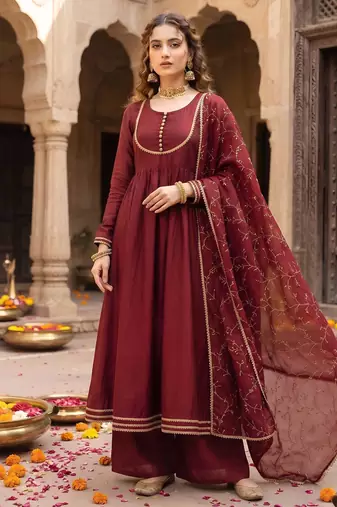 Maroon hand embroidered silk blend kurta set