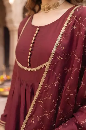 Maroon hand embroidered silk blend kurta set