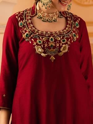 Maroon hand embroidered mul chanderi 3 piece suit set 4
