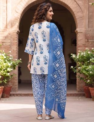 White floral printed cotton kurta set 2